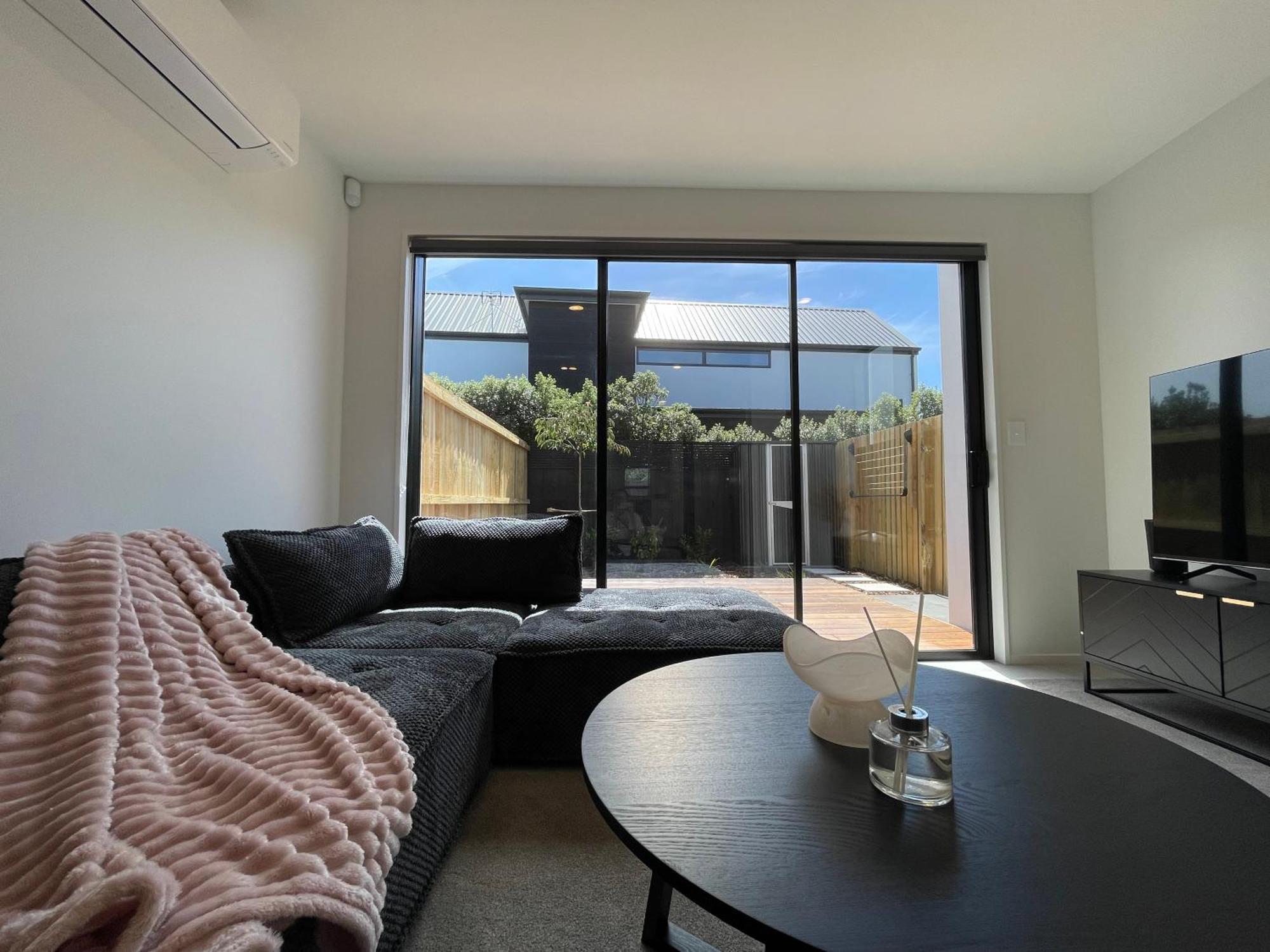 Luxury 2 Bedroom Townhouse Opposite Merivale Mall كريستتشيرش المظهر الخارجي الصورة