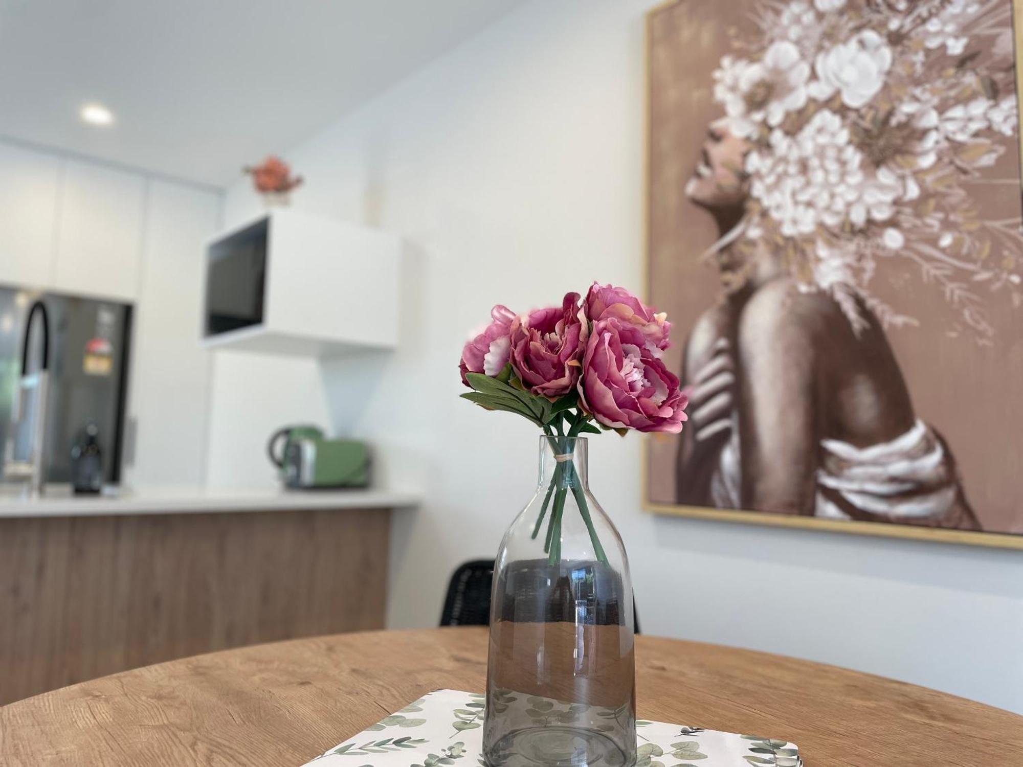 Luxury 2 Bedroom Townhouse Opposite Merivale Mall كريستتشيرش المظهر الخارجي الصورة
