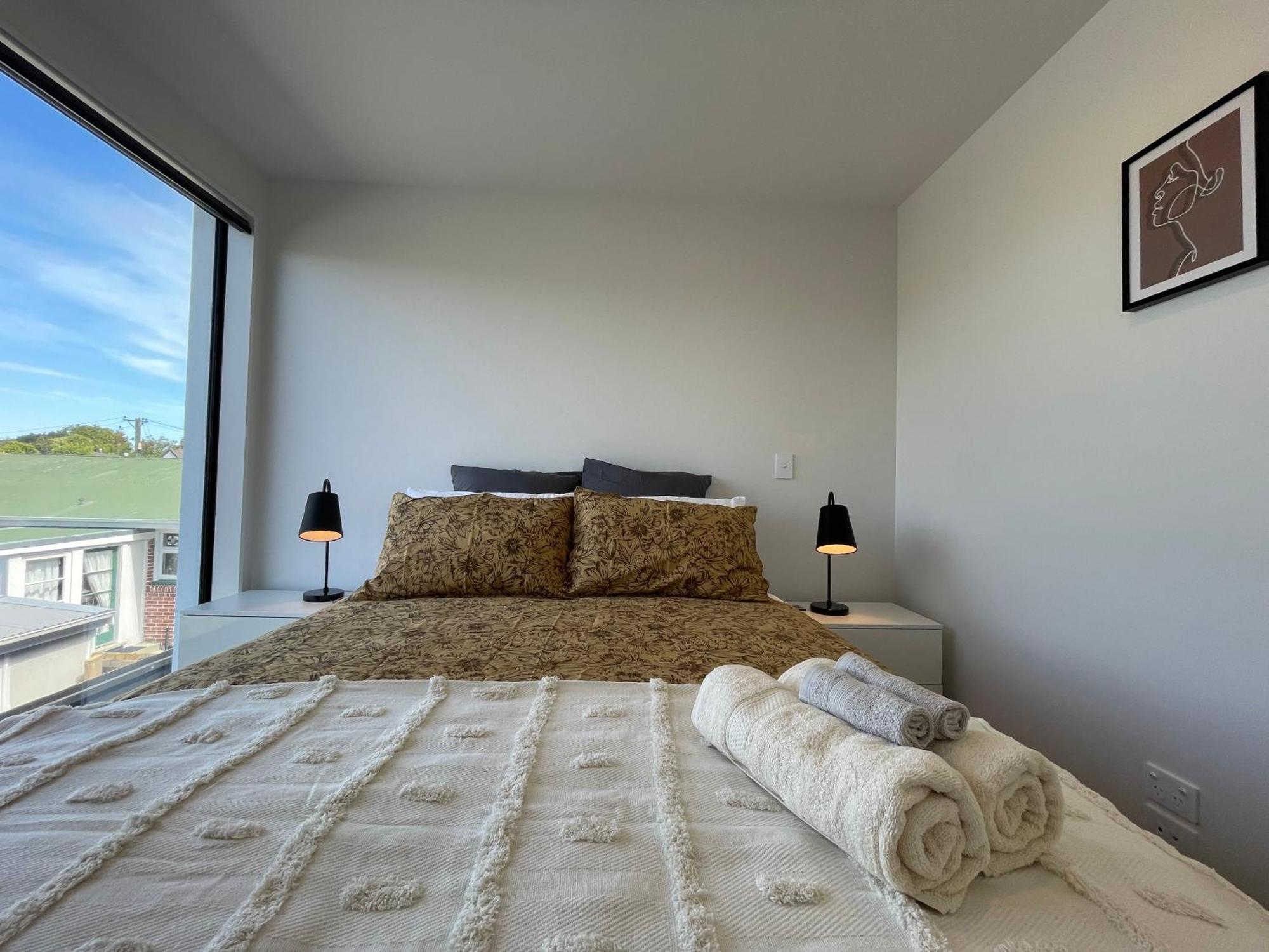 Luxury 2 Bedroom Townhouse Opposite Merivale Mall كريستتشيرش المظهر الخارجي الصورة
