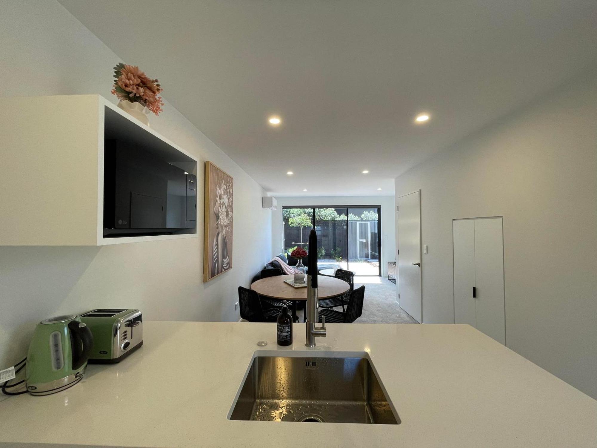 Luxury 2 Bedroom Townhouse Opposite Merivale Mall كريستتشيرش المظهر الخارجي الصورة