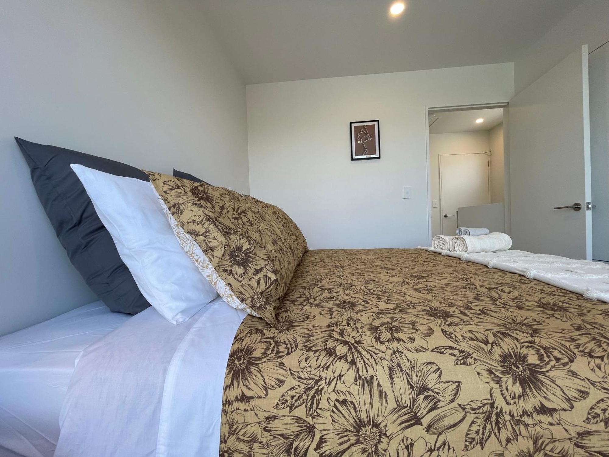 Luxury 2 Bedroom Townhouse Opposite Merivale Mall كريستتشيرش المظهر الخارجي الصورة