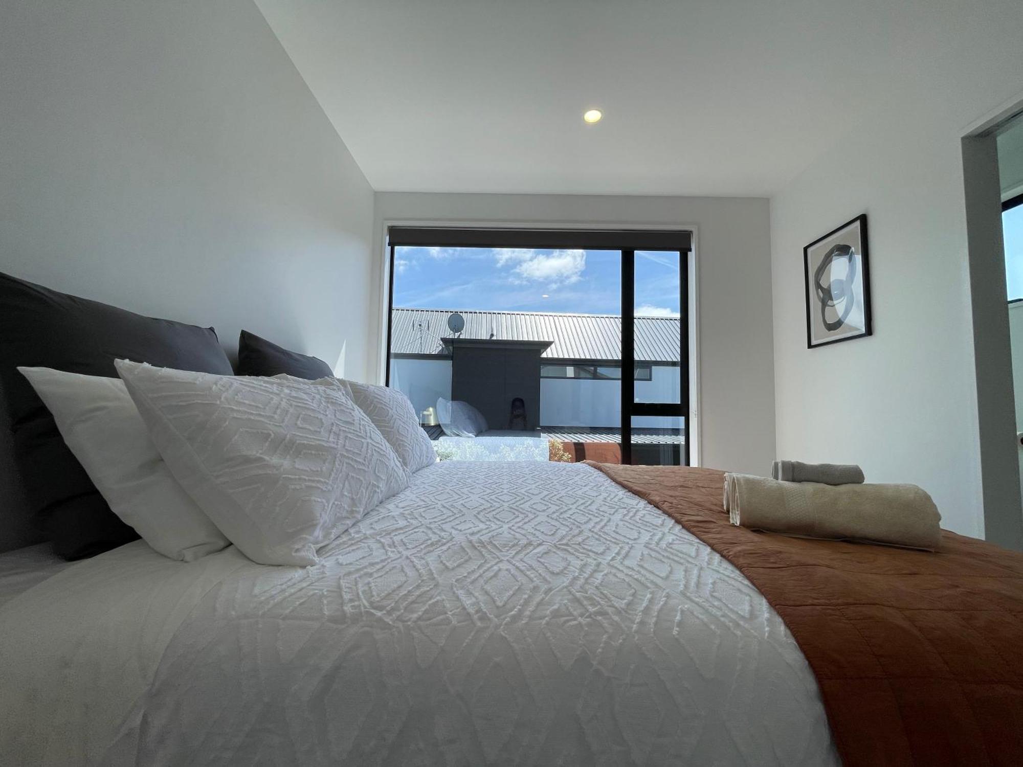 Luxury 2 Bedroom Townhouse Opposite Merivale Mall كريستتشيرش المظهر الخارجي الصورة
