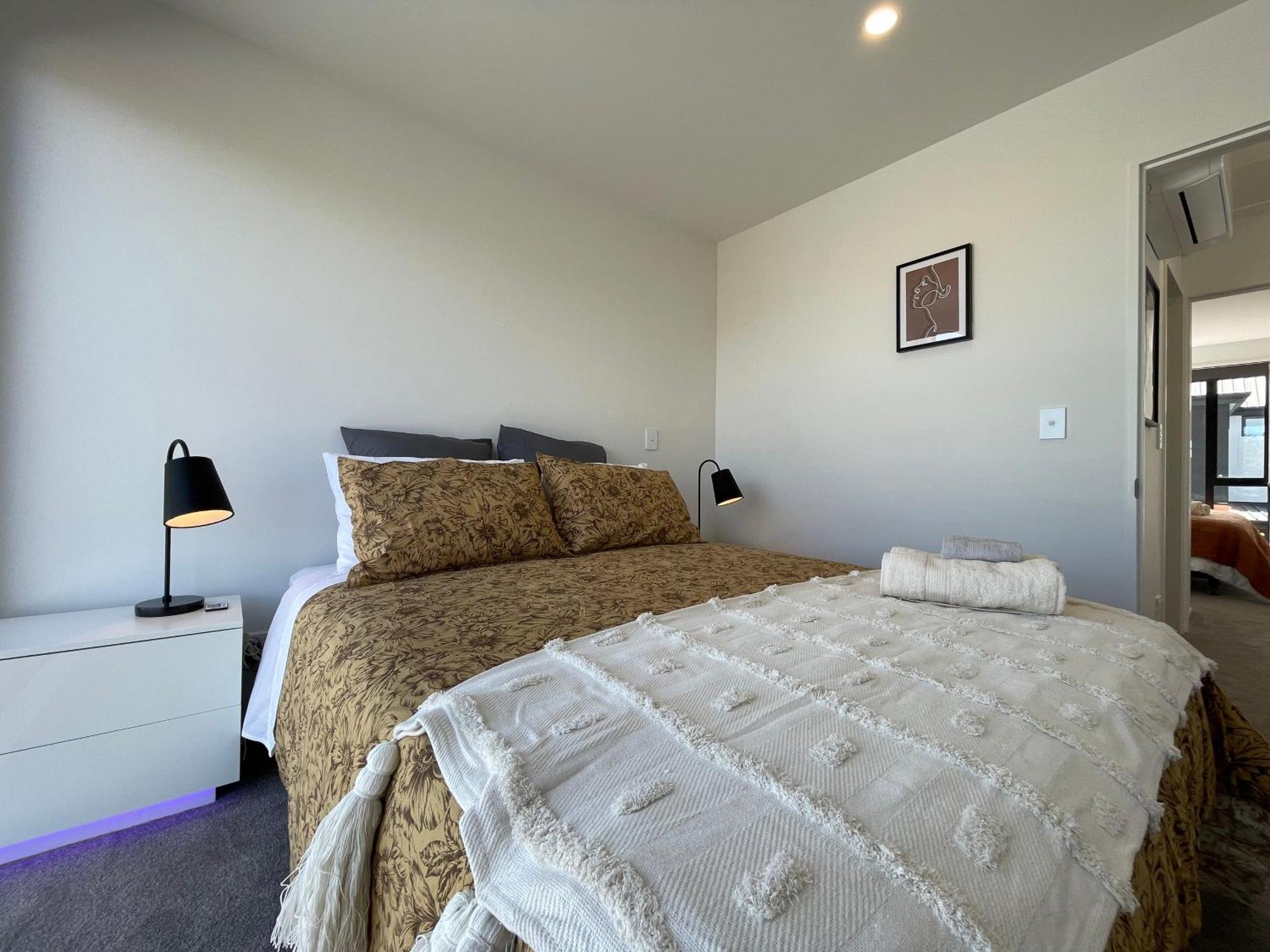 Luxury 2 Bedroom Townhouse Opposite Merivale Mall كريستتشيرش المظهر الخارجي الصورة